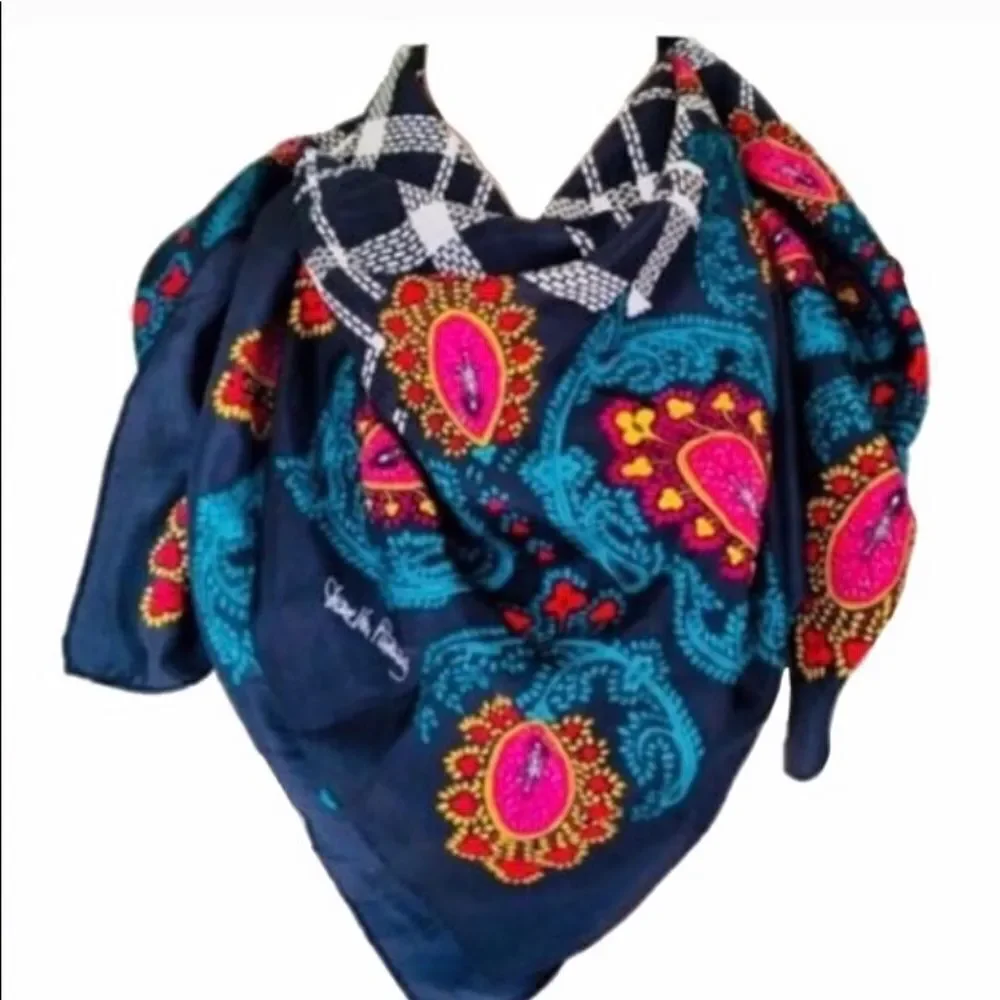 Diane Von Furstenberg vintage 100% silk scarf 42”